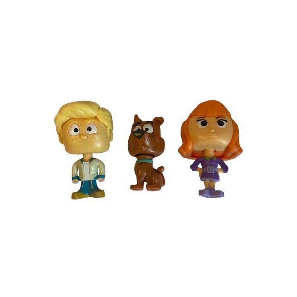 Scooby-Doo McDonalds Happy Meal Toys 2021 Fred Daphne Figures Bobble Heads Set - Picture 5 of 8